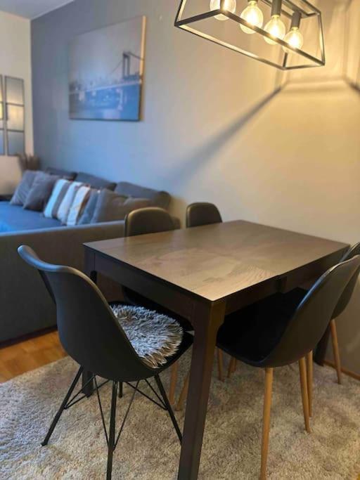 Leilighet Pa Grillstadfjaera Med Parkeringsplasser - Vmski 2025 特隆赫姆 外观 照片
